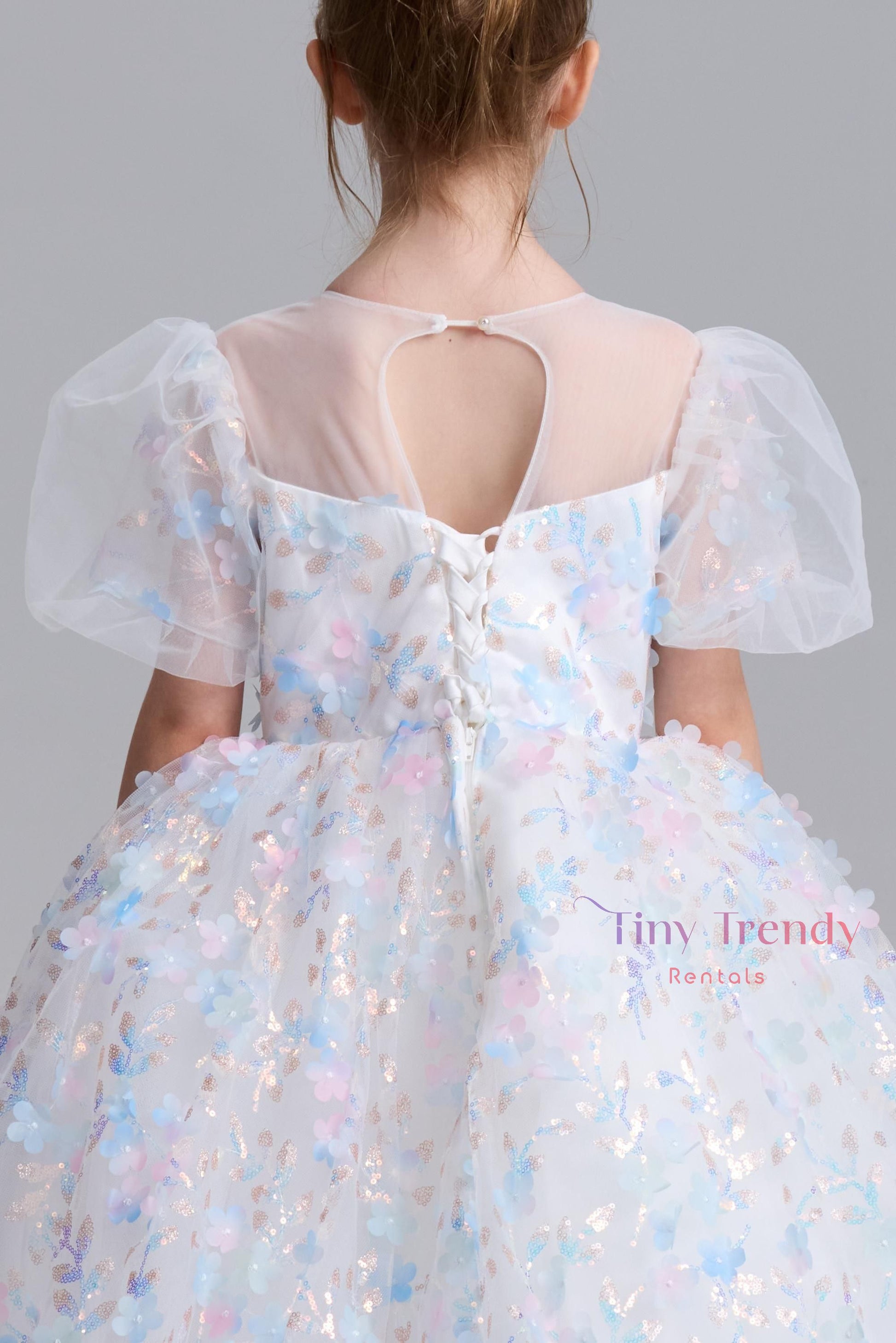 Iris's Crystal Romance - Tiny Trendy Rentals