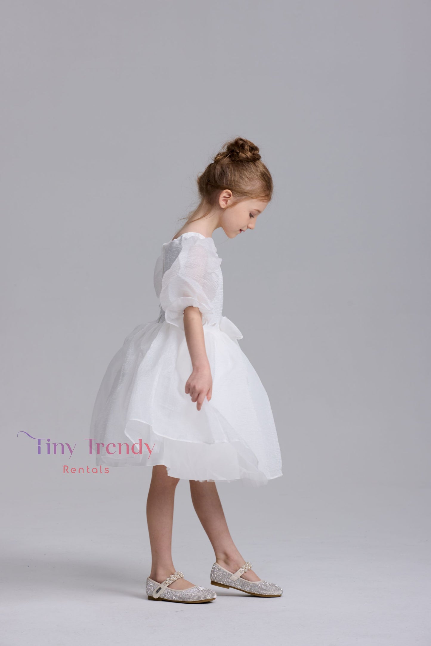 Evelyn's Snowflake Grace - Tiny Trendy Rentals