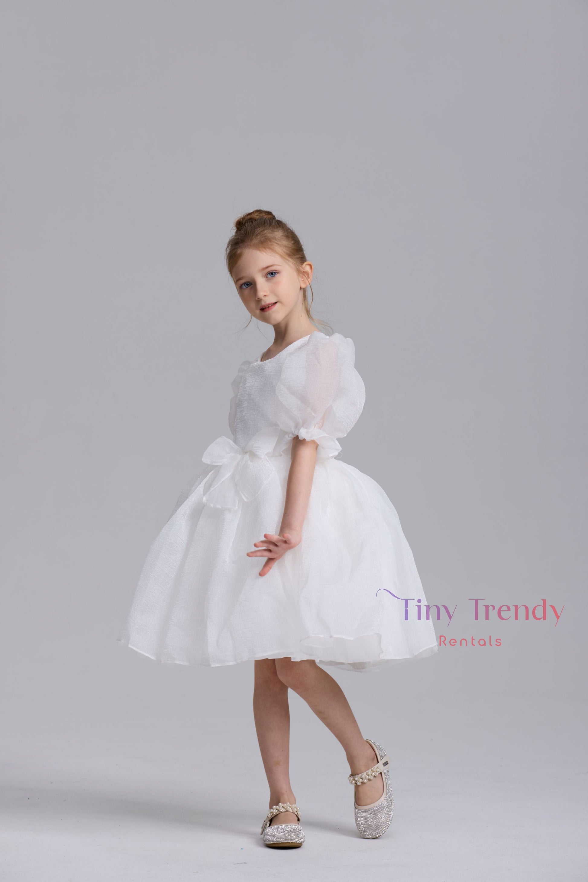 Evelyn's Snowflake Grace - Tiny Trendy Rentals